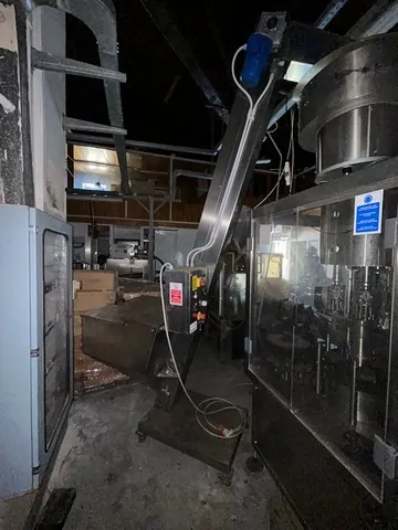 Used Enolmeccanica SIRIO 4T Cappers - X 457