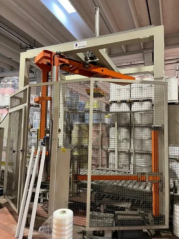 Used  HELIX HS40 SCPS Pallet Wrappers - A 62