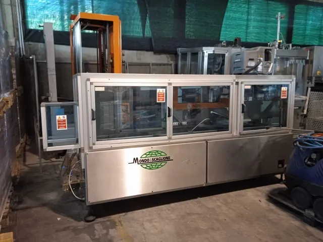 Used Mondo & Scaglione incollatore crc super Case Sealers - C 63