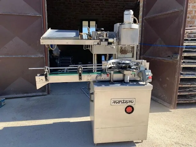 Used Nortan UNICAP 35 Capsuling Machines - BC 387 — image 1 of 3