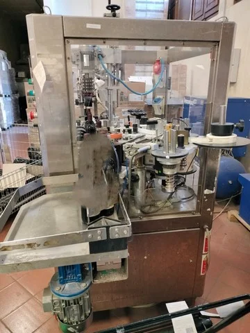 Used OMB ET 1500 Capsuling Machines - BC 406