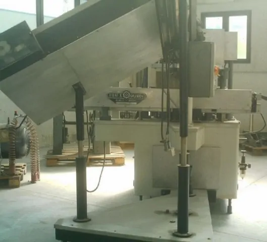 Used Robino & Galandrino  Wirehooders - HJ 13