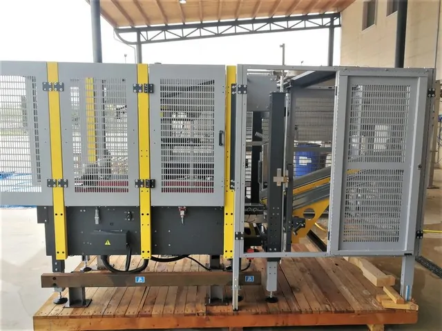 Used SIAT f44 Case Erectors - G 40